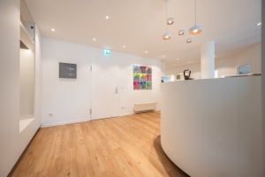 Braunschweiger Zahnarzt Mike Fieger - Flur Tresen Eingang