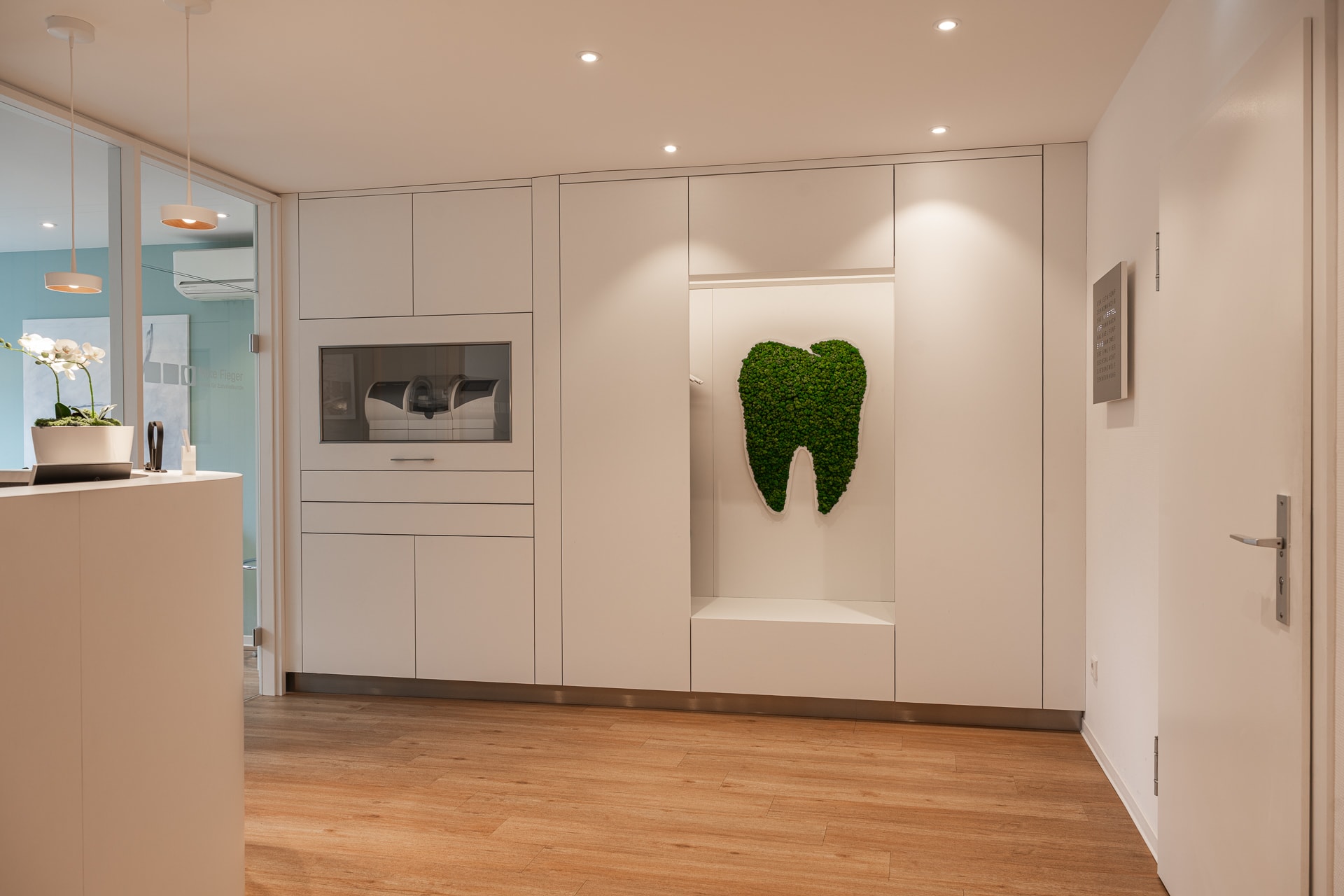 Braunschweiger Zahnarzt Mike Fieger - Flur und Eingangsbereich